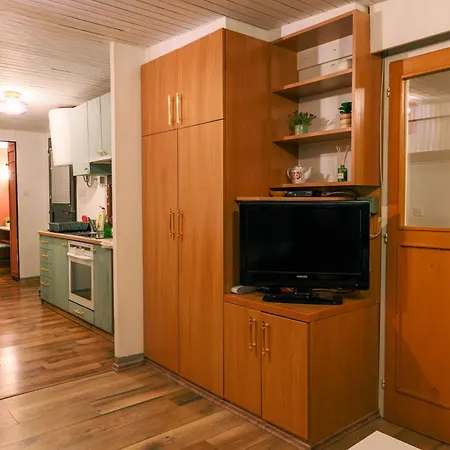 Honeydew In Camp Terme Catez אכסניה קטז אוב סבי