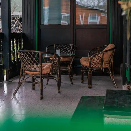 Honeydew In Camp Terme Catez *