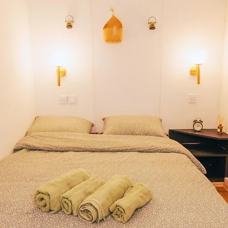 Honeydew In Camp Terme Catez Lodge